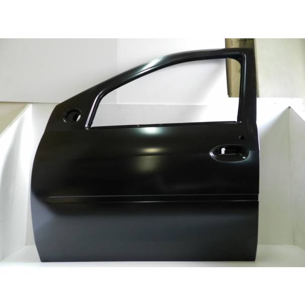 Дверь передняя левая Е-0 без молдинга L1, L2 RENAULT